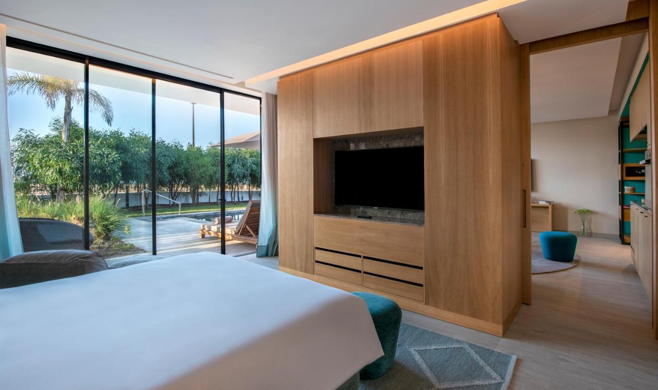 Pool-Villa-Suite